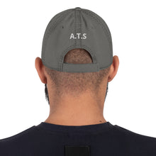 Cargue la imagen en el visor de la galería,Distressed Dad Hat
